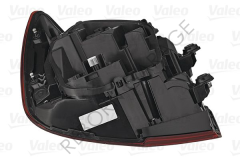Audi Q2 Stop Lambası Sağ Oem 81A945070