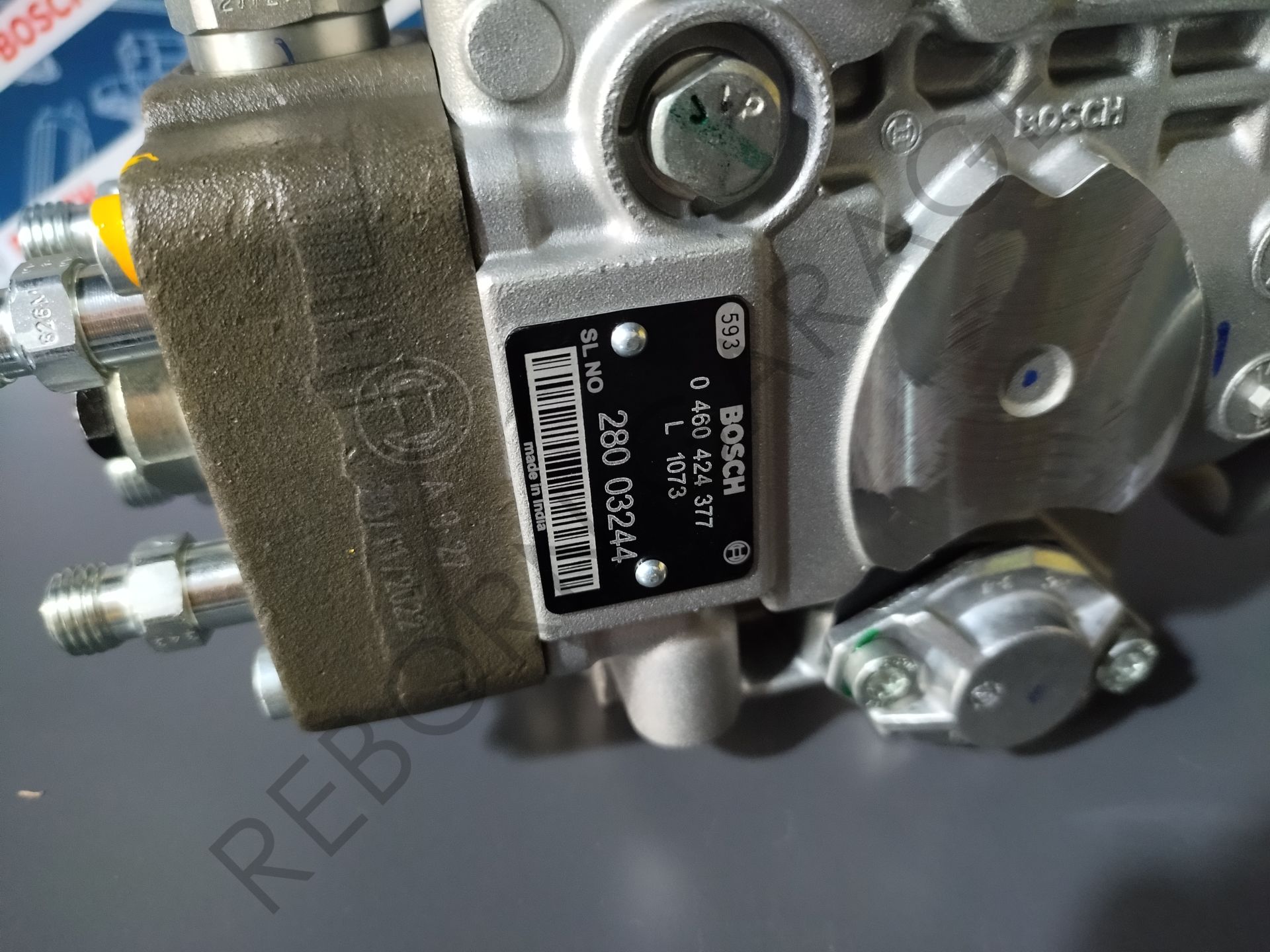 0460424377 Tümosan New Holland Mazot Pompası Orijinal Bosch