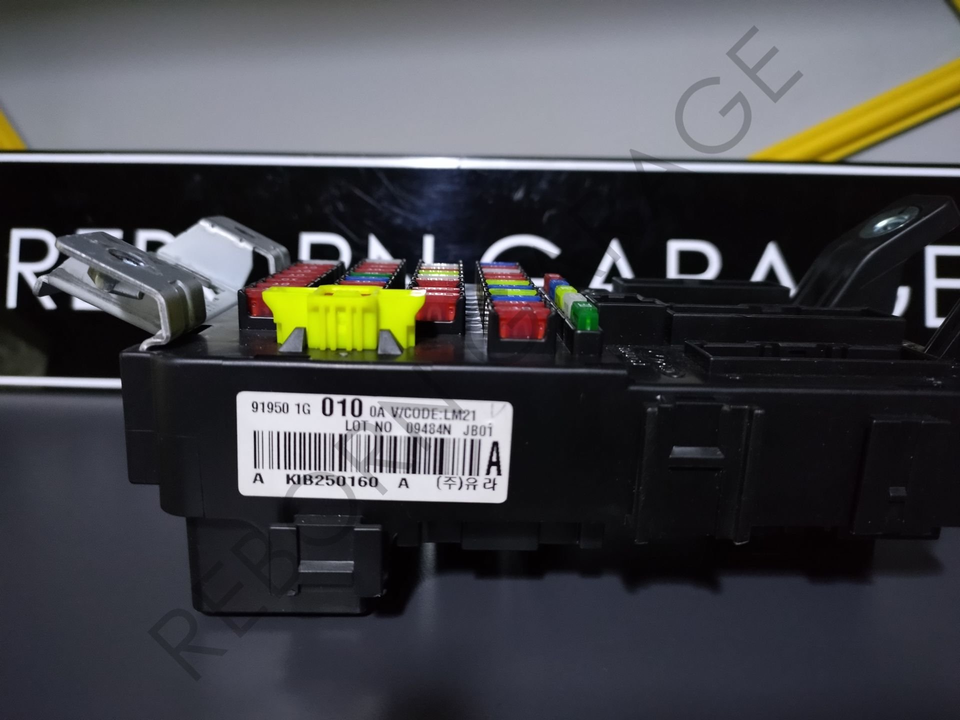 919501G010 Kia Rio Sigorta Kutusu Torpido İçi